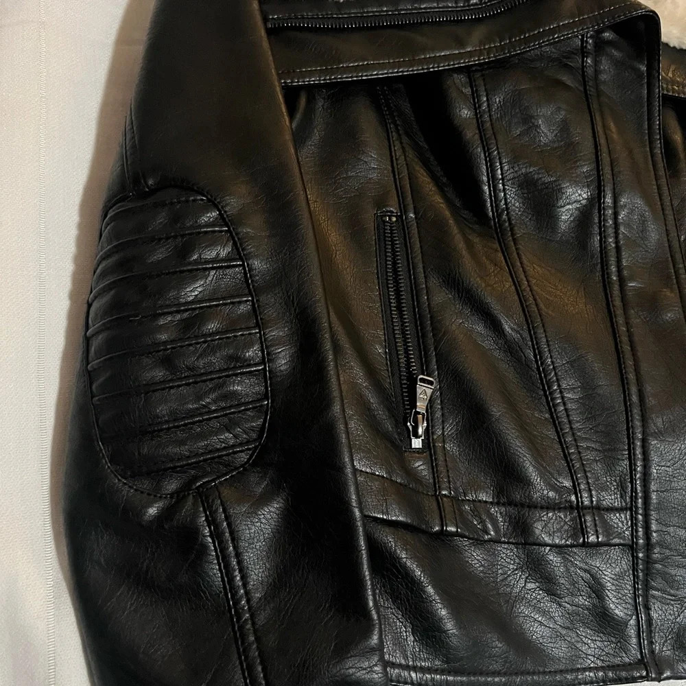 🖤 Guess Los Angeles Faux-Leather Moto
Jacket🖤 - Picture 4 of 8